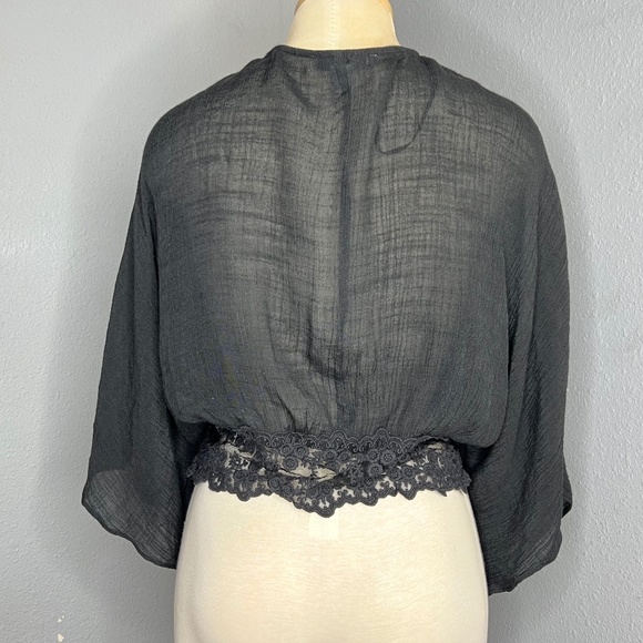 Lace cover up - Picture 2 of 3